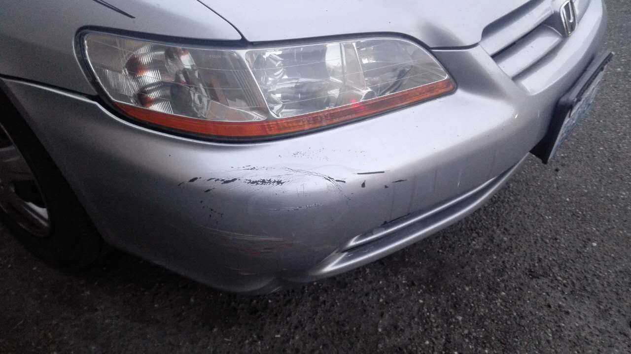 front bumper right，there is a pit