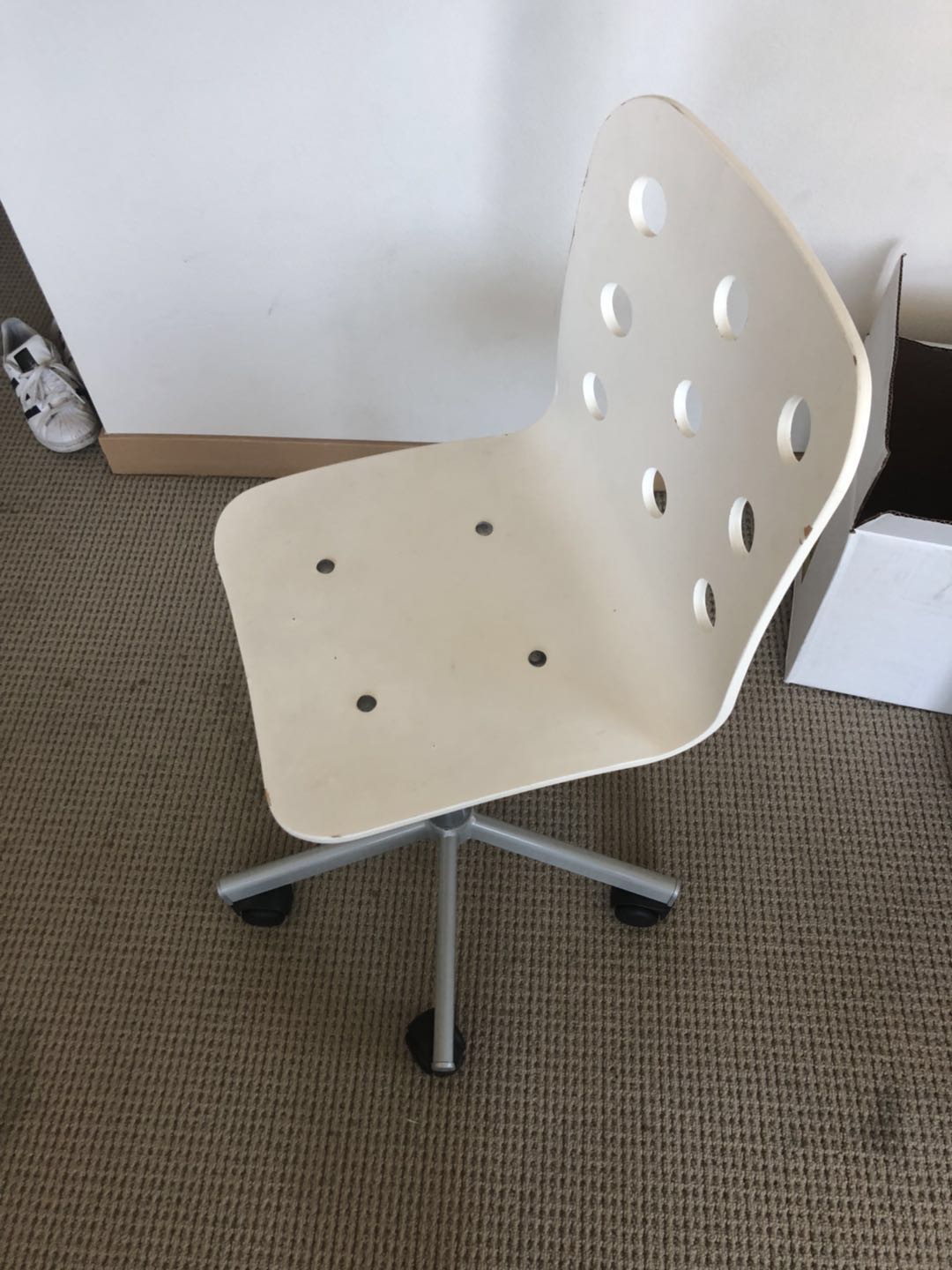 椅子，可以附赠一个坐垫，5刀