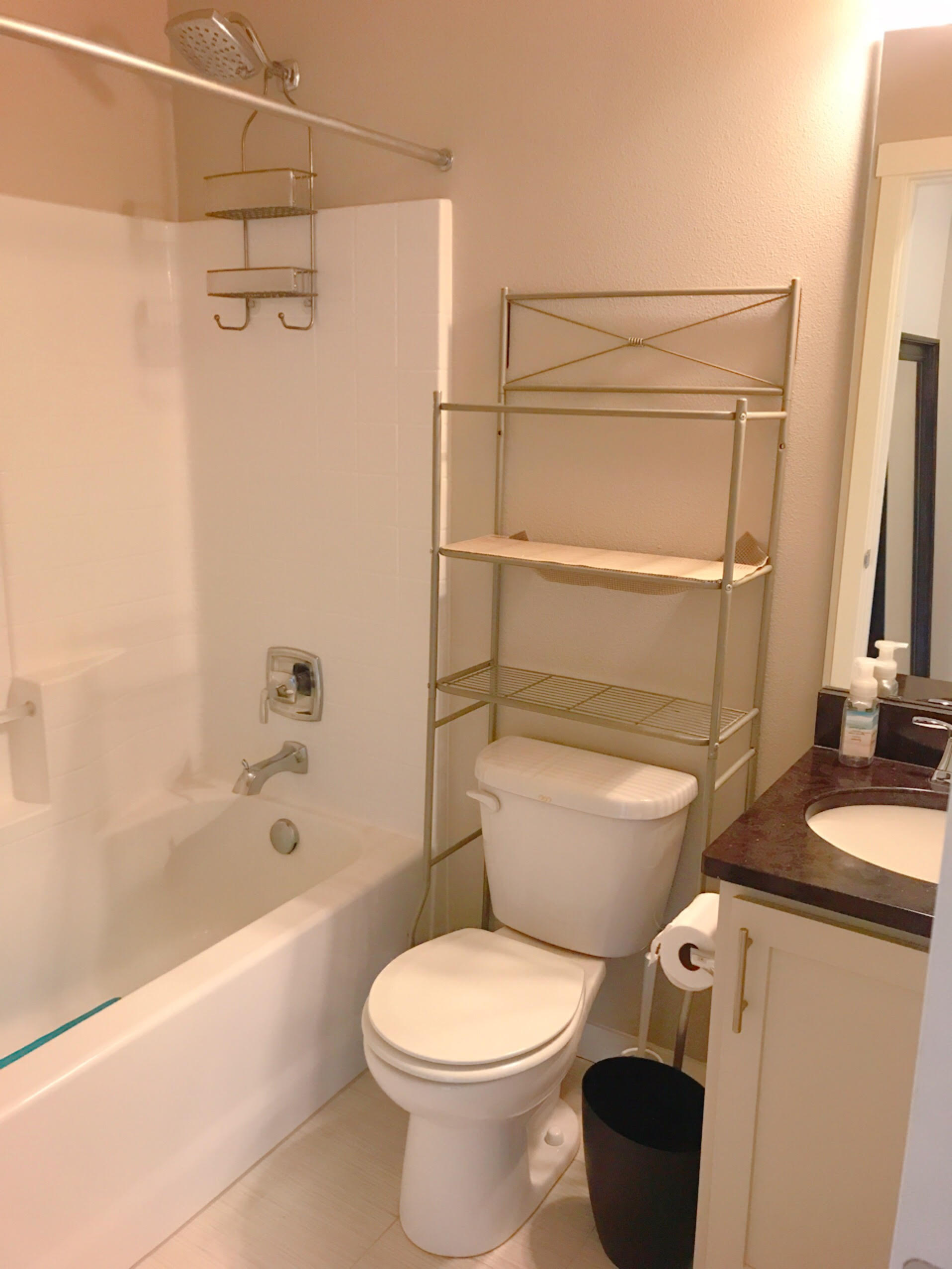 14634 Bathroom 3rd Guest.jpg