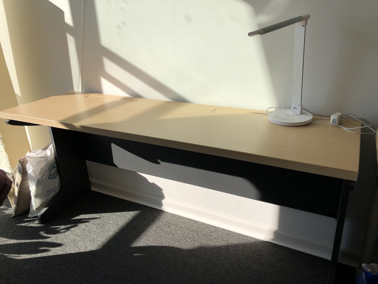 desk.jpg
