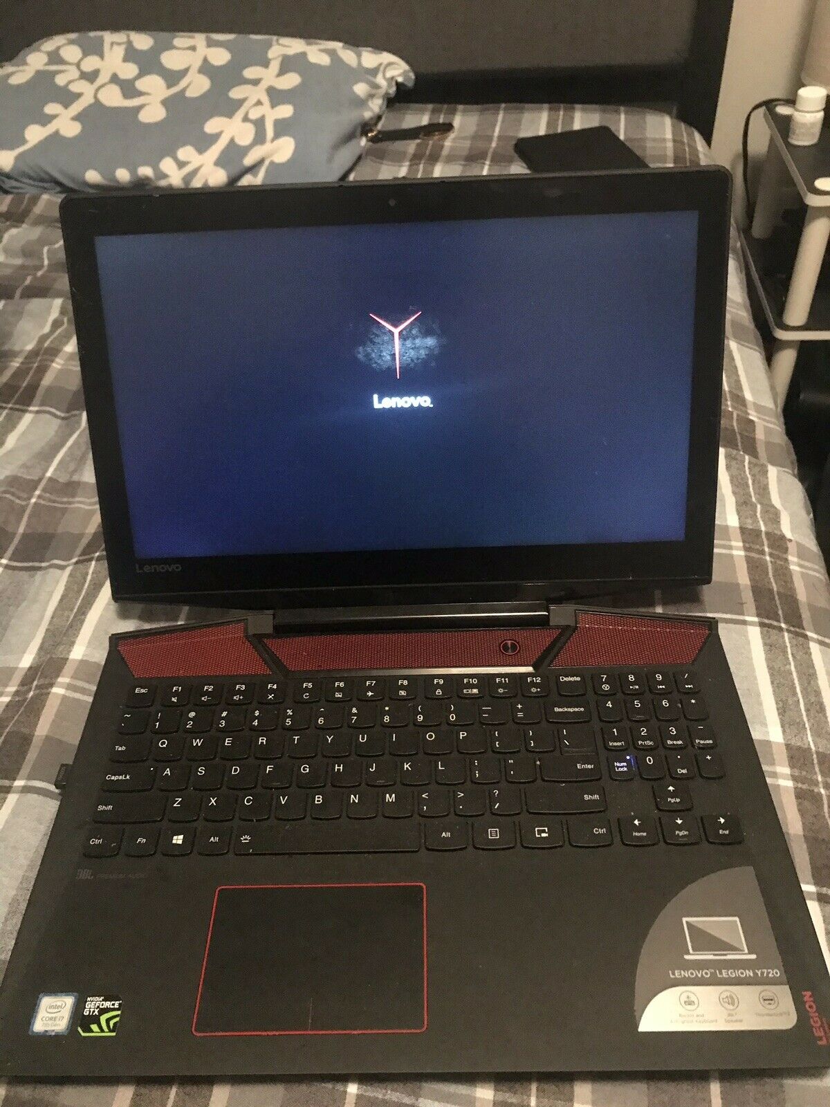 Lenovo Legion Y720 15.6in.(1TB + 128GB, Intel i7-7700 2.8GHz, 1060 6GB,16GB)