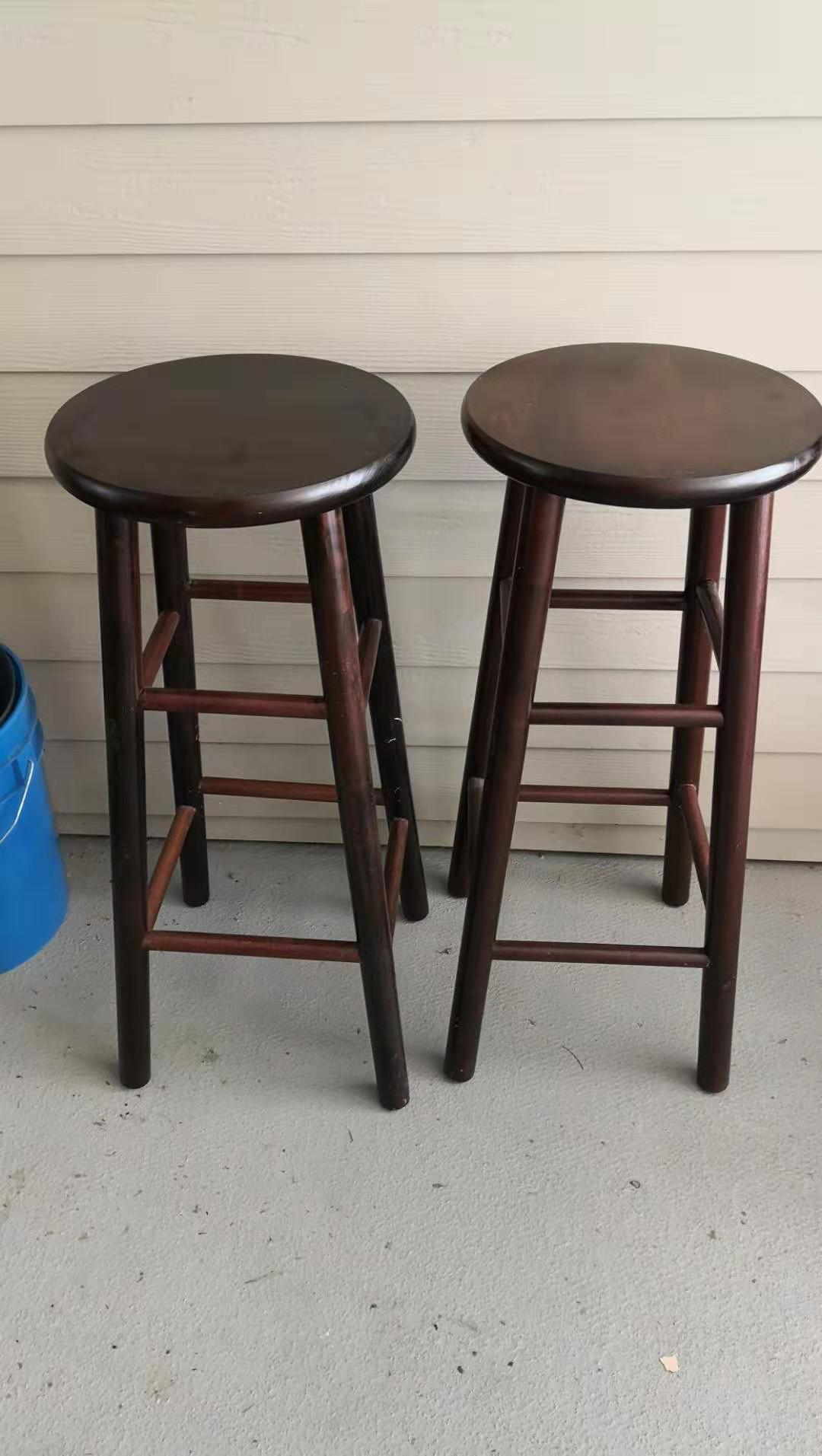 实木吧台椅 $25一把，$40两把