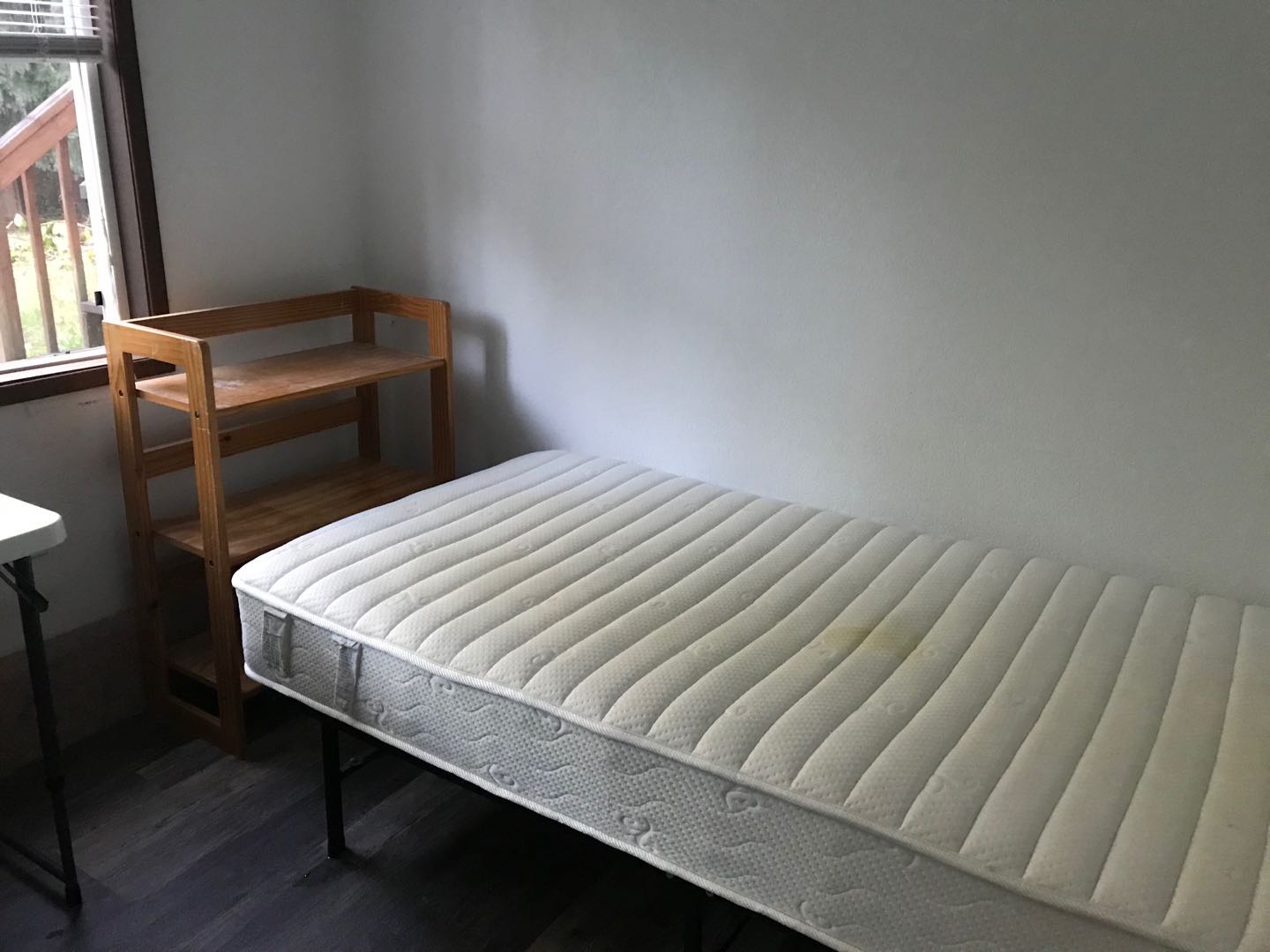 一楼招租房间1.jpg