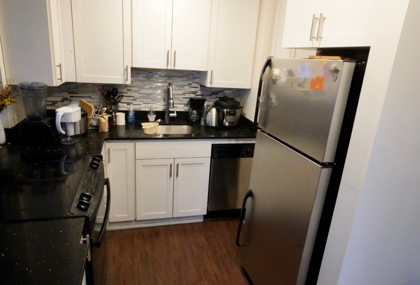 Kitchen-min.JPG