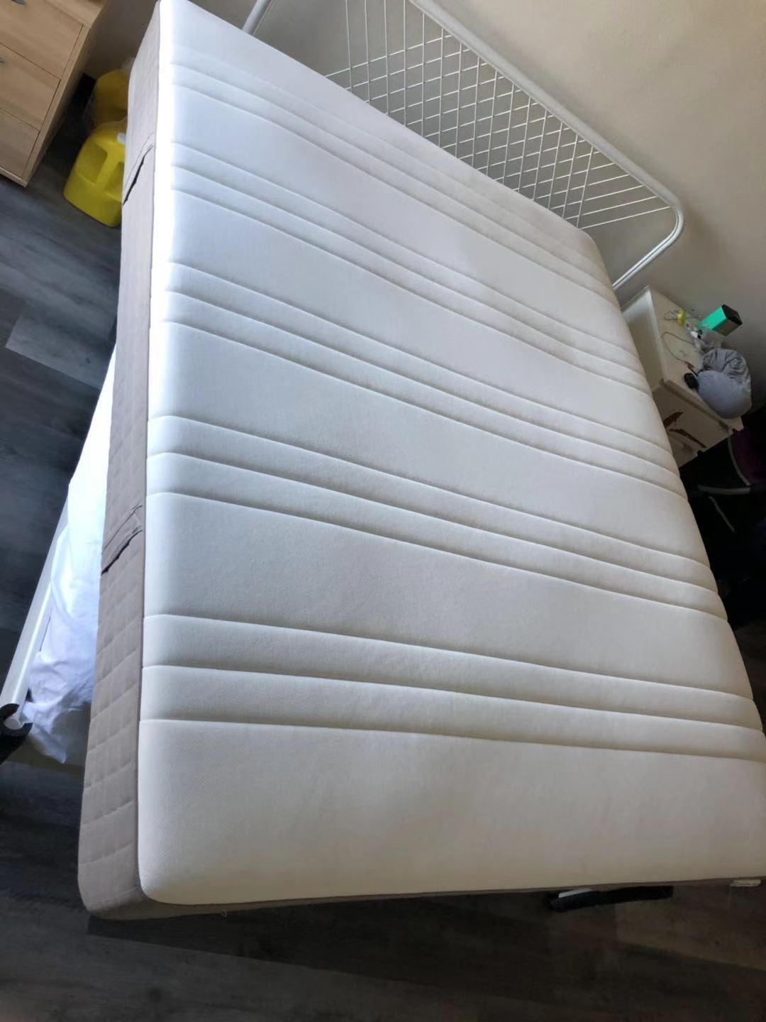 Queen size mattress.jpg